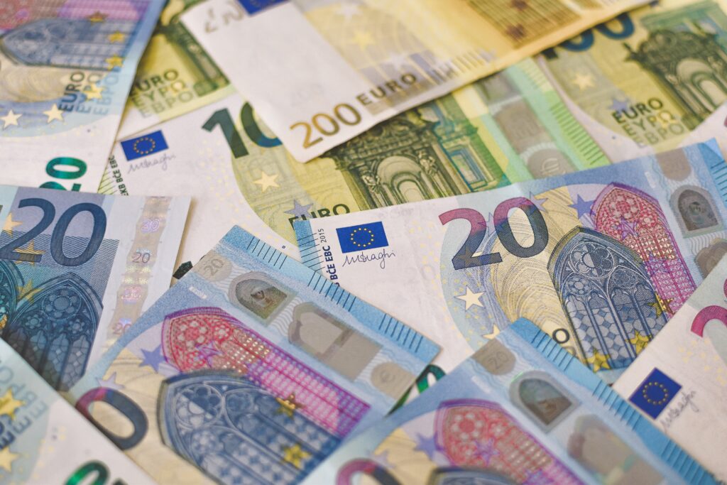 Euro bank notes