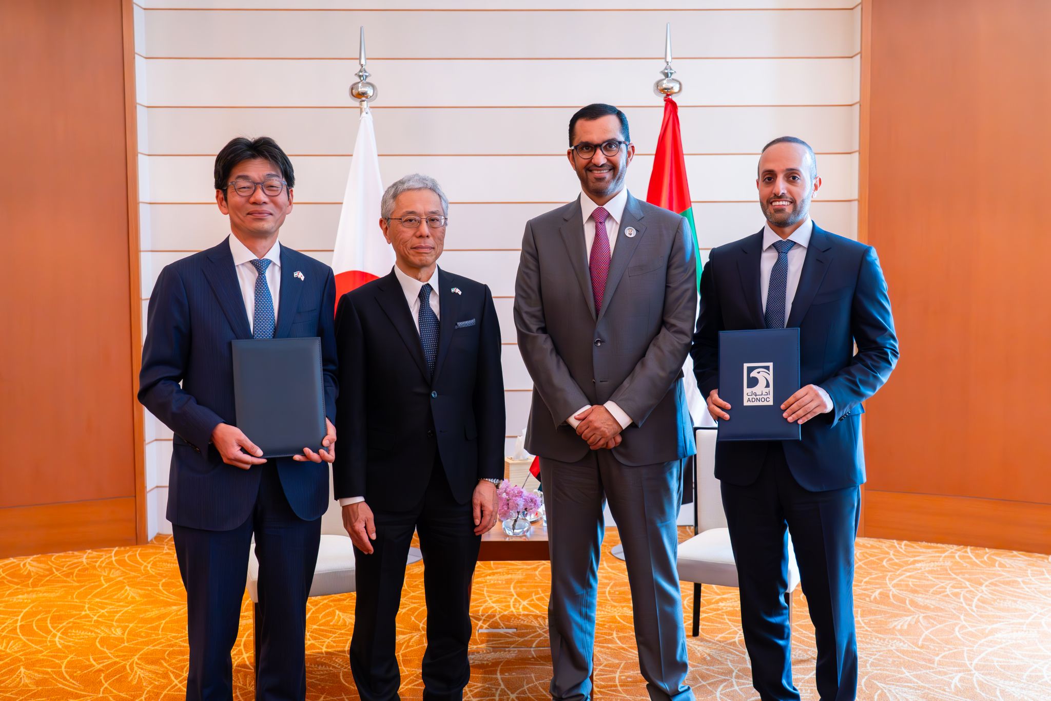 ADNOC & Mitsui & Co in LNG Agreement