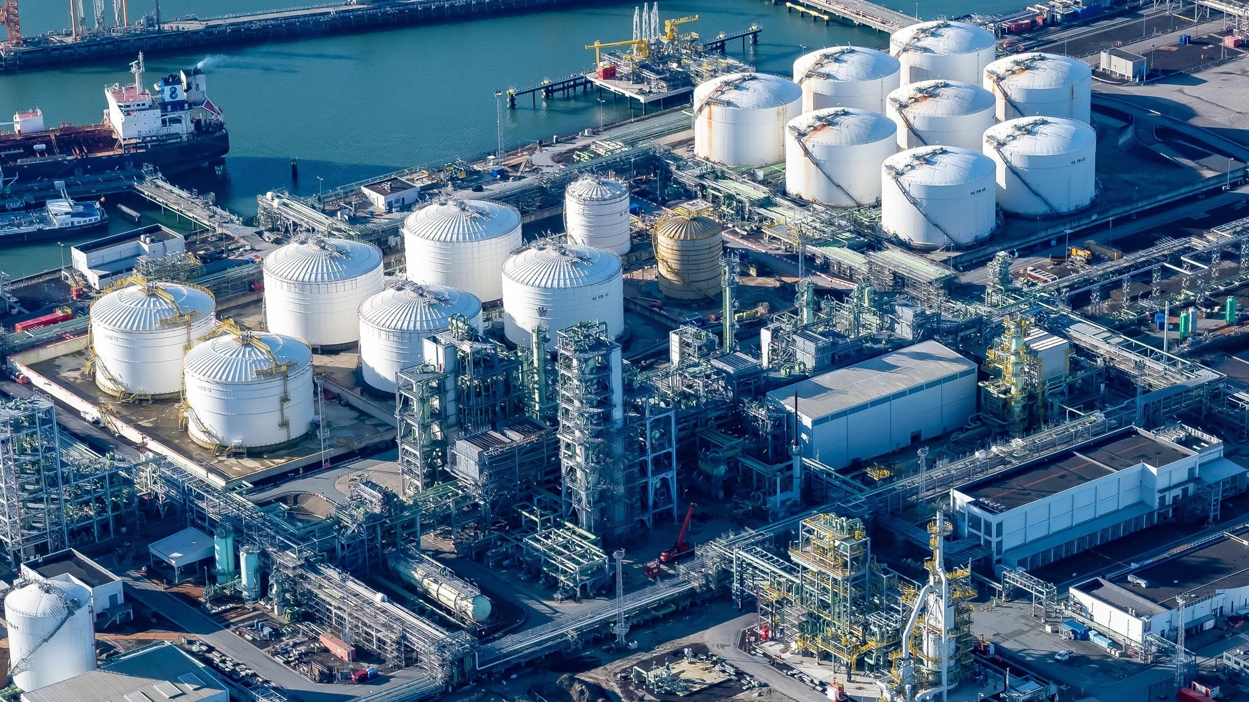 Neste Starts SAF Production at Rotterdam Refinery