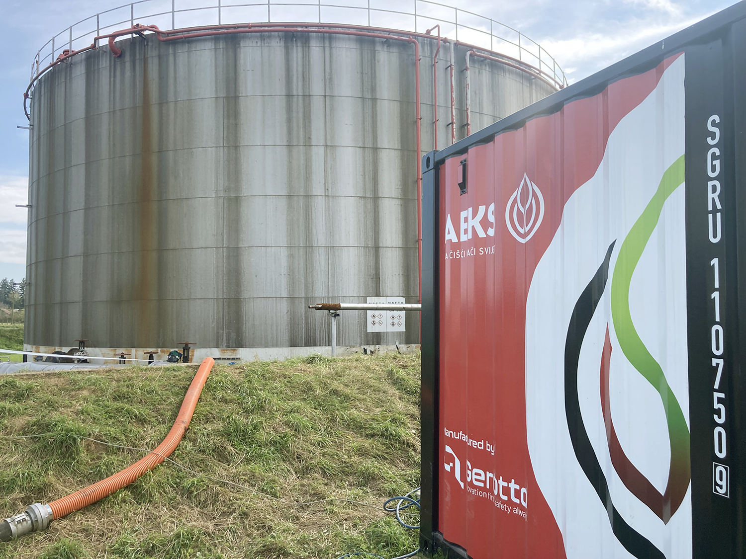 AEKS Chooses Gerotto Tank Cleaning System