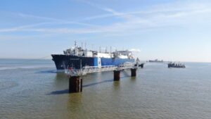 German FLNG Terminal Reaches Wilhelmshaven