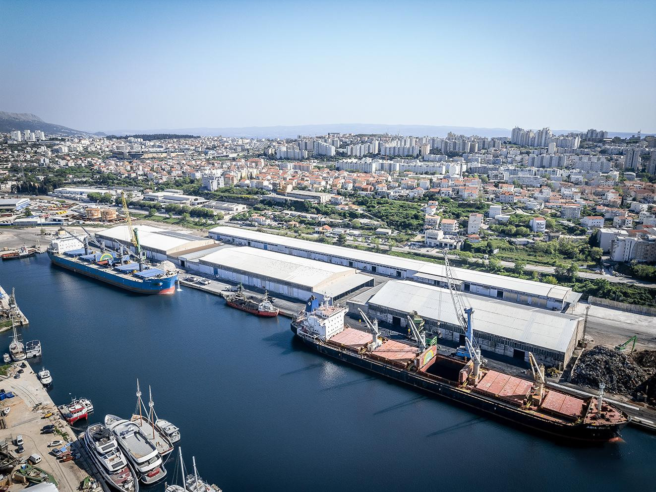 Port of Split constructs first onshore bitumen storage tanks in Croatia