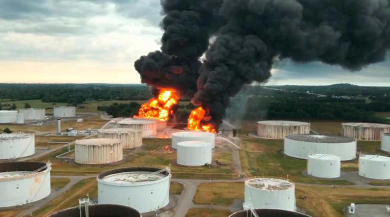 Fire at Explorer Pipeline Glenpool tank farm